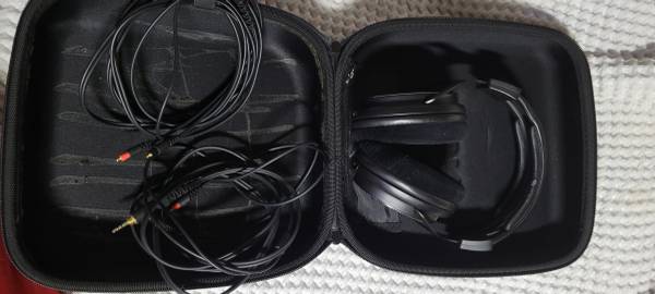 SHURE SRH1840 Studio Open Back Mixing Headphones 1