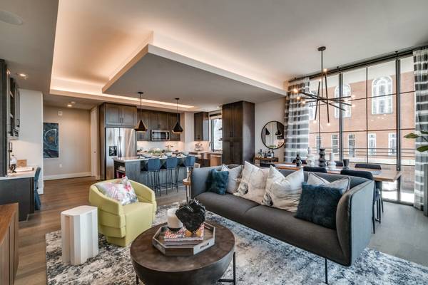 $1,742 / 1br - A New Upscale and Hip High-Rise in Downtown Dallas! (Downtown Dallas/Dallas/Oaklawn/Uptown)63796477118081122