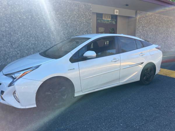 2016 Toyota Prius touring 98k only - $12,900 (Beaverton)63435583261059123