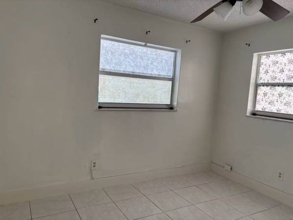 $1,990 / 2br - 2 Bed 1 bath apartment with balcony (Hialeah)63906440547331122