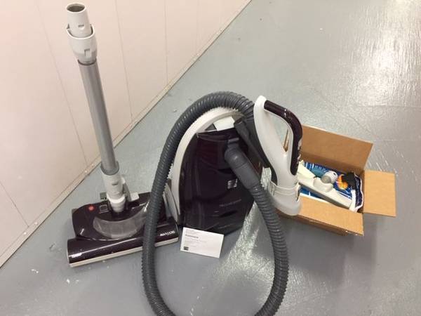 Too hot to vacuum your home-let the Robotic Vacuum do it for you. - $25 (Boston-Waltham, Ma)63471241792513122