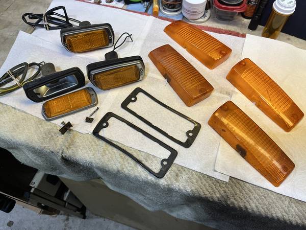 Datsun 280Z Parking Side Marker Lights Turn Signal Indicator Lenses 1