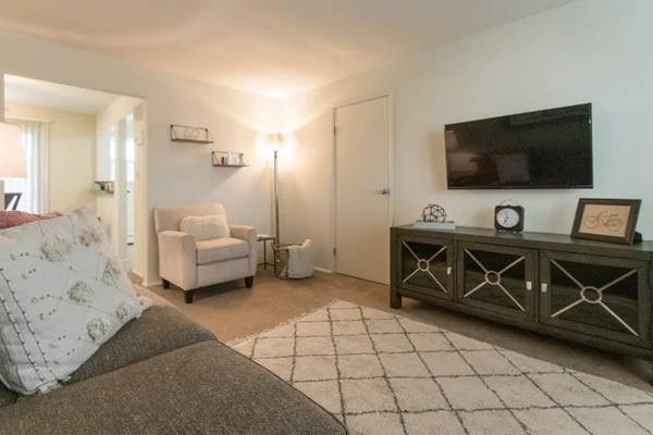 $1,085 / 1br - 631ft2 - $1,085 / 1br - 631ft2 - 1 Bedroom Garden Style Patio! (Mt. Healthy)63974469390594124