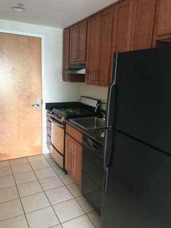 $1,095 / 400ft2 - Beautiful Studio located in the heart of University City's ! (University City)64046033793537120