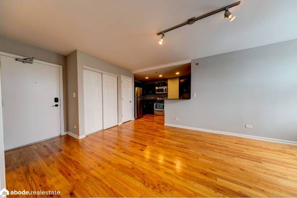 $1,469 / 1br - Spacious 1BR in Uptown – Near Lakefront, Red Line, and More (Uptown)63959876683522120