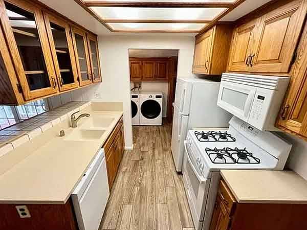 $950 / 2br - 668ft2 - **Beautiful, historic, Ocean Beach Cottage in a wonderful Location** (San Diego, CA)63998454442755121