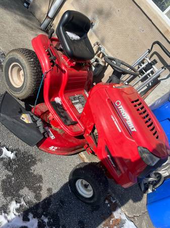 Troy-Bilt Pony 42” Riding Lawn Mower - 7-Speed - Runs Good - $400 1