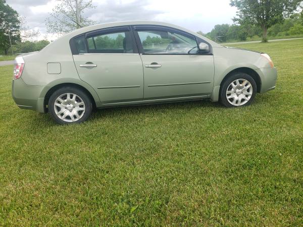 2009 nissan sentra low miles !!! - $2,80063624936352131122