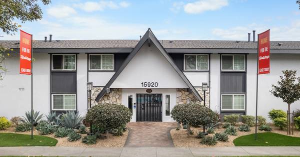 SPACIOUS 2 BEDROOM with parking in Paramount, CA! 1