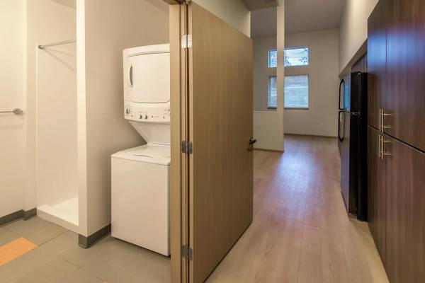 $2,841 / 1br - 595ft2 - Balconies, Extra Large Windows, Pet Friendly, Tour Today (We are locate in SLU w/ In walking distance to Amazon)63688567313667123
