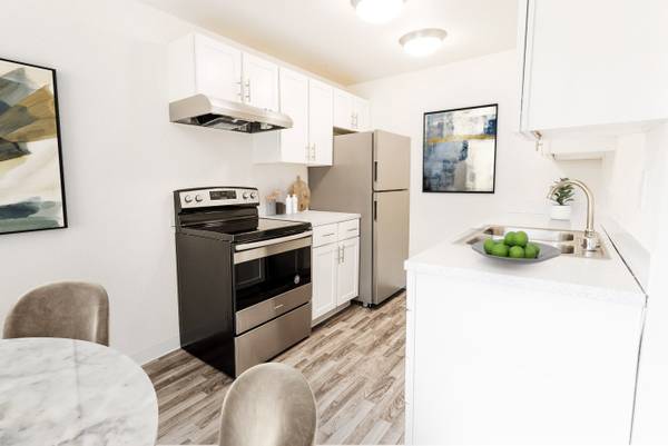 $1,655 / 2br - 958ft2 - Lakewood WA, Complimentary Covered Parking, 2/bd (2611 84th Street Ct, Lakewood, WA)63910195285634124