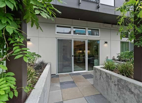 $2,355 / 1br - 543ft2 - Relax on the Roof top watching your games - 8 Weeks Free - Baldwyn (Northgate)64031136152195123
