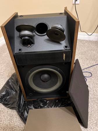 Bose 301 Series II - $75 (Navarre)62954474663683121