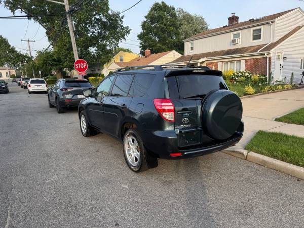 2011 Toyota RAV4 Base 4WD🔥✈️🔥✈️🔥✈️🔥 - $7,900 (Lawrence)63614590872707124
