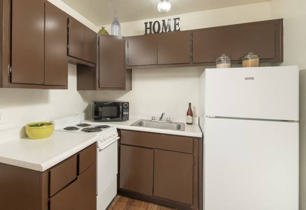 $969 / 1br - 750ft2 - 😱 Yes, it's real! Zero payments until September (Columbus Terrace 4255 E 29th Street Tucson, AZ)63173435086595123