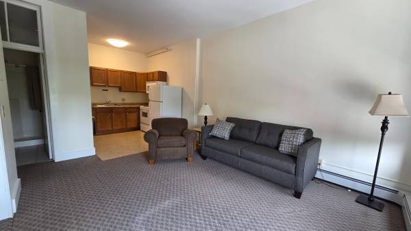 $995 / 1br - 1BR APT.  VERMONT UNIVERSITY AREA (Fair Haven)63784639720449122