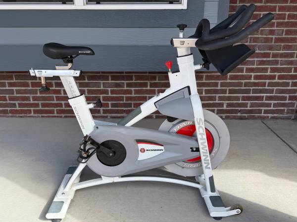 Schwinn AC Performance Spin Bike with Monitor 1