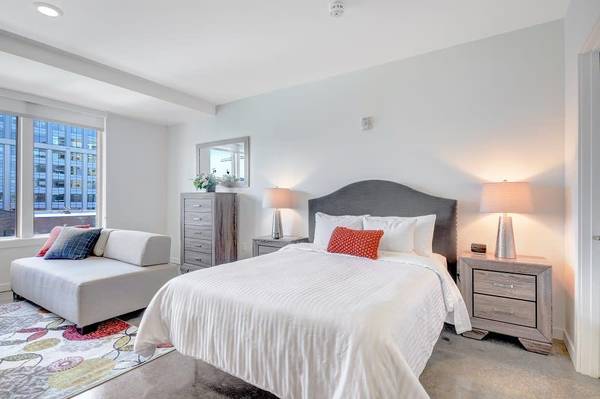 $1,710 / 1br - 660ft2 - In Unit Washer & Dryer, Stainless Steel Appliances, Storage Units (The Pearl District)63820795593729120