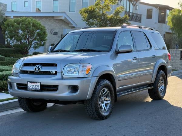 2007 Toyota Sequoia SR5 / Low Miles 57k 1