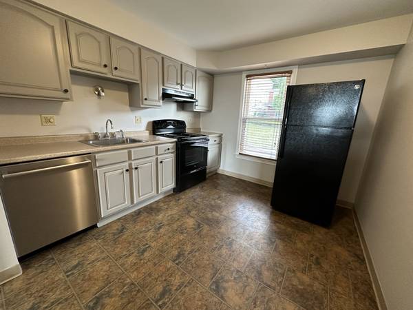 $2,150 / 2br - Spacious 2 BR Townhouse with Amazing Views! Great Mt. Washington Area! (Mt Washington / Southside / Beechview / Mt Oliver)