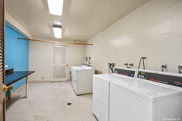 $3,318 / 2br - 1095ft2 - 2 Dormitorios 2 BA en Burbank | Área de BBQ | OFERTAS | Lavandería en el Sitio (Burbank)63953078312450123
