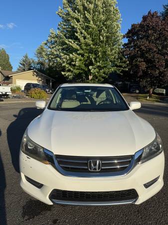 2014 Honda Accord EX-L - $14,975 (Kirkland)63623564158337120