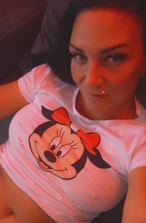 Pretty laid back lady no drama 1