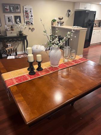 Dining Table from Raymore & Flanigan 1