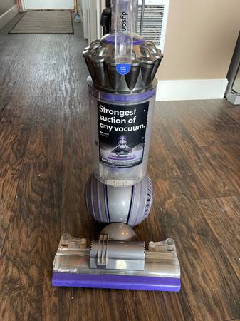 Dyson Ball Animal 2 Vacuum with tons of accessories 1