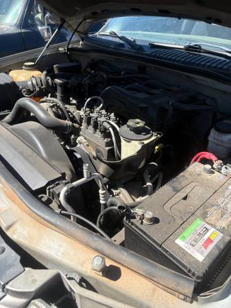 2005 Ford Explorer 4.0 engine 1