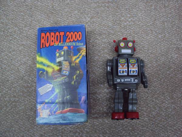 Robot 2000 Tin Toy 1