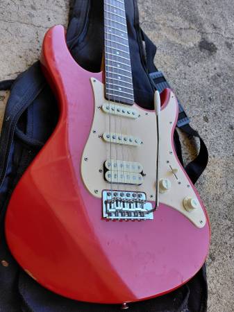 YAMAHA EG-112C Stratocaster guitar 1