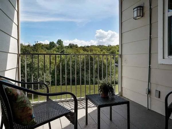 $1,199 / 1br - 756ft2 - 1 MONTH RENT FREE! LAKE VIEWS AVAILABLE! (Hendersonville)63680263884291122