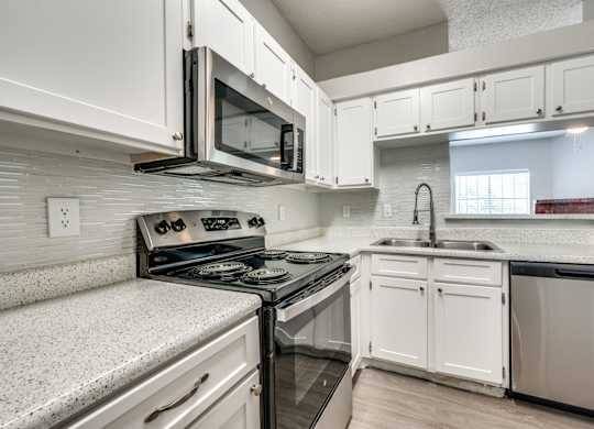 $1,190 / 1br - 822ft2 - 1B/1B, 24 hour Fitness Center, Two Sparkling Blue s (1400 Esters Rd, Irving, TX)63796476852611121