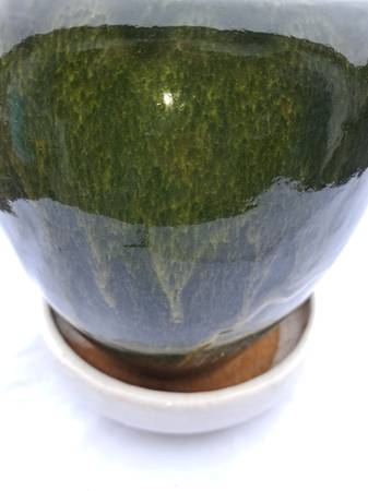 Nice Flower Pot - $20 (Eauclaire wi)63471097164675121