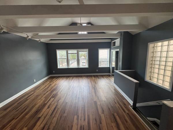 $2,800 / 2br - 1000ft2 - 2br 2ba BUCKTOWN: W/D in unit, top floor, avail Oct/Nov SEE PICS HERE (Bucktown)63898858193027123