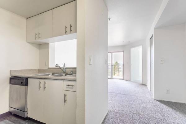 $2,599 / 2br - 715ft2 - WiFi Available, Pet Friendly, Cat and Dog Friendly63862287580419123