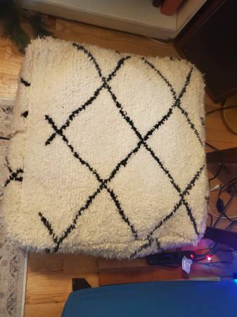 Moroccan Pouf - authentic wool, 24" x 24" x 12" 1