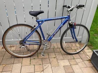 GT Virage Comp hybrid bike. Tall frame. Works well. UES Manhattan. 1