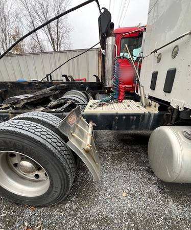2017 Peterbilt 567 T/A Sleeper RTR#4063205-02 - $24,000 (Swanton)63622501548931124