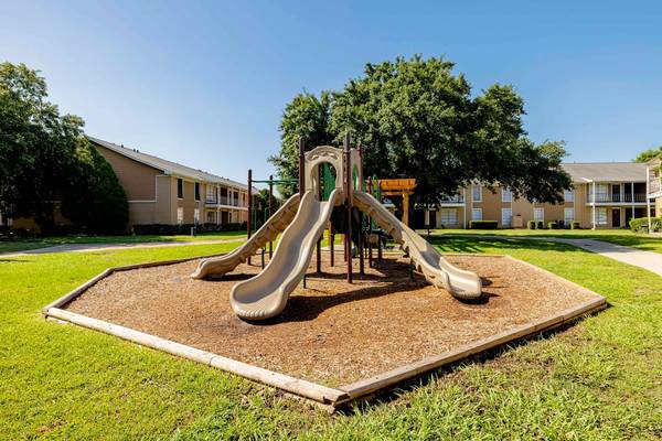 $1,462 / 4br - 1150ft2 - 4BD 2BA, Picnic Area, Rentable Reserved Parking63924043402626122