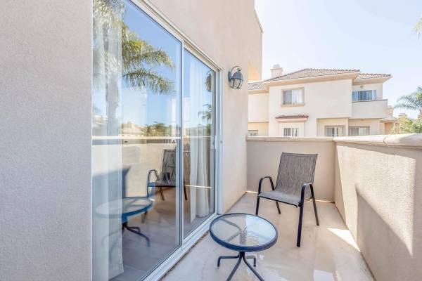 $2,949 / 2br - 1179ft2 - Leaf Your Worries Behind in This 2BR Retreat 🍂 (17621 W. Pauline Ct., Los Angeles, CA)63953074953730123