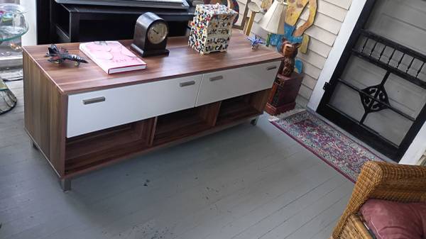 Table modern entertainment center 68 x 20 n 26 inch tall. C my other items 1