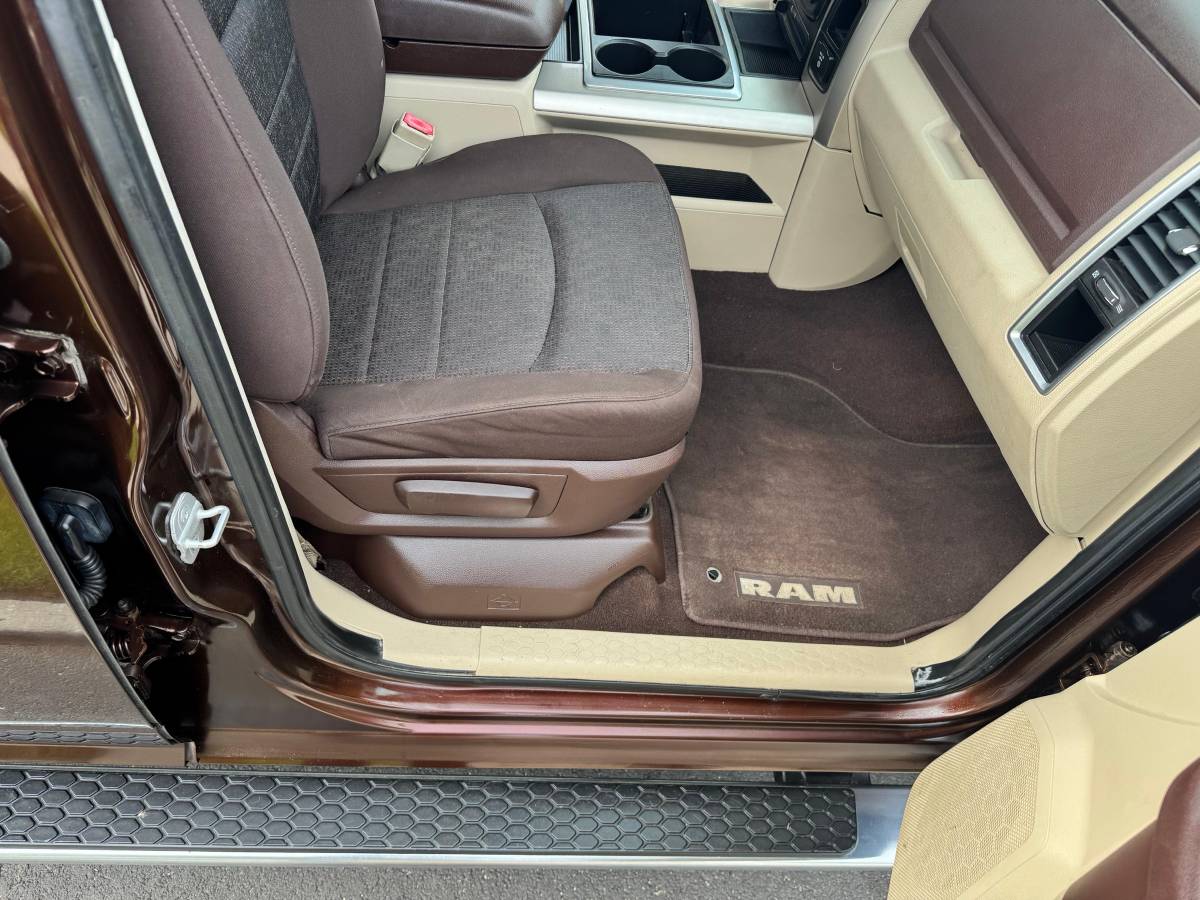 2014 RAM 1500 SLT 4x4 SLT 4dr Quad Cab 6.3 ft. SB Pickup