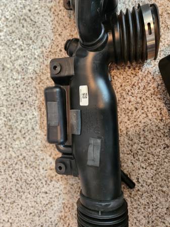 JEEP Deluxe T-Tops Case.Stock Airbox and Filter for 2021 Jeep+other yr - $50 (East Wenatchee)63441524266627124