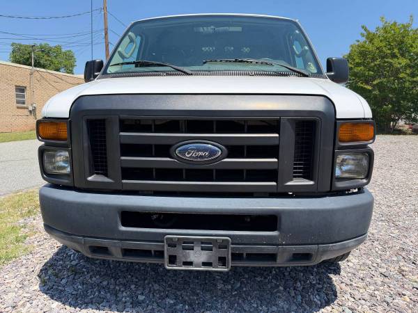 2012 Ford E-350 Van - Photo 15