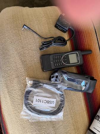 Motorola Iridium Satellite Phone 9575 1