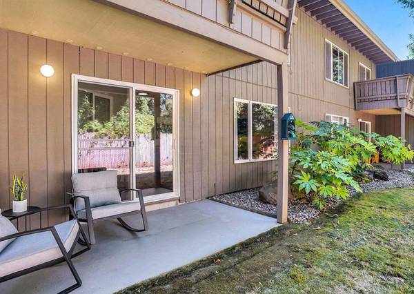 $1,595 / 2br - TOUR & AHORRA $300 + Único de 2H + Recientemente Remodelado, Distribuciones Espaciosas (Milwaukie Heights)63820848605953123