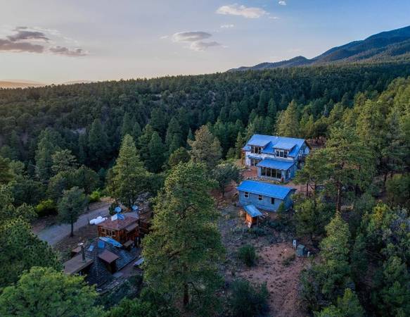 $3000.00 / 4br - 2800ft2 - 267 Gallina Canyon Road63806019939969120