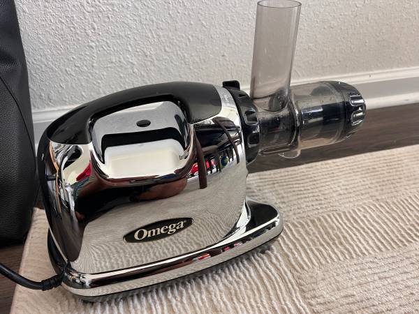 Omega Juicer.  Good Quality Juicer! - $6063471401891073120